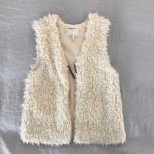 Forever 21 Jackets & Coats - Forever 21 Girls Shearling Fur Vest Forever 21 Jackets & Coats - Forever 21 Girls Shearling Fur Vest